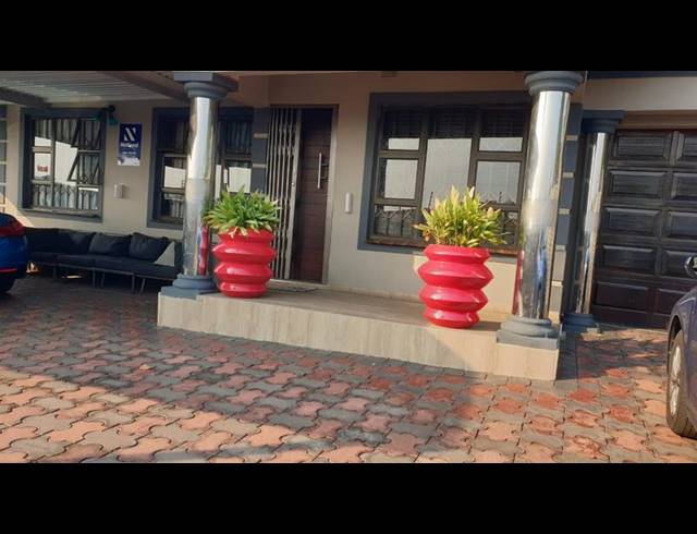 4 BEDROOM HOUSE FOR SALE IN ESIKHAWINI J